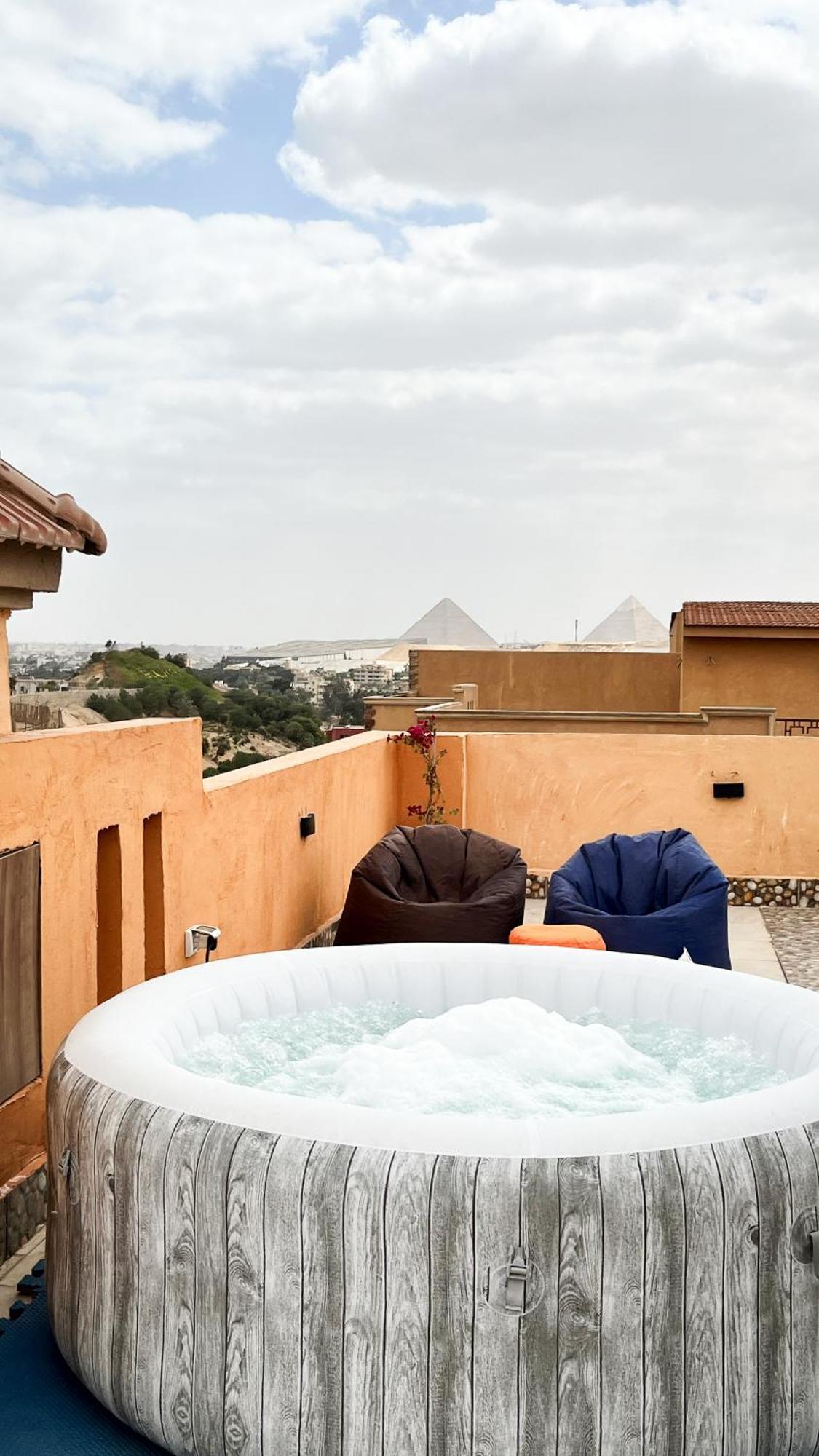 Апартаменти Boho Getaway With Pyramids View & Jacuzzi Giza Екстер'єр фото